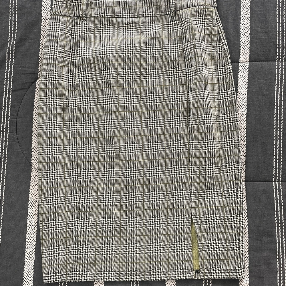 Houndstooth Pencil Skirt